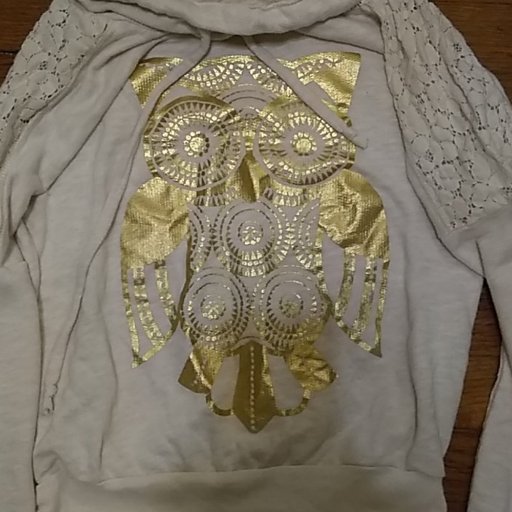Cream sweater with gold owl 3/4 length sleeve's